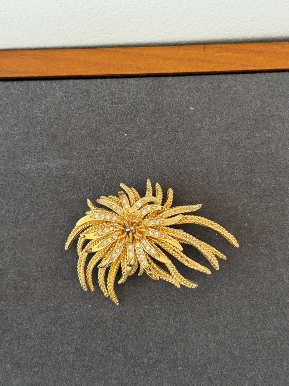 Vintage Gold Tone Rhinestone Brooch